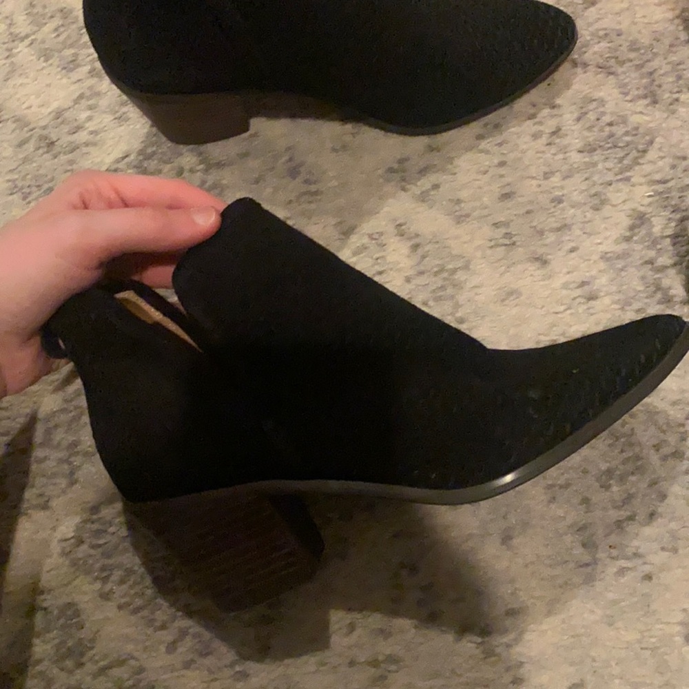 Lucky Brand Black Ankle Heeled pointed toe  perforated Boots - size 7.5